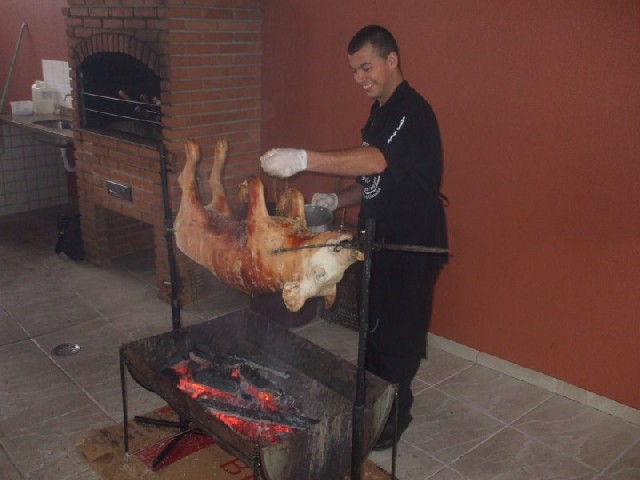 Foto 1 - Porco ou carneiro no rolete